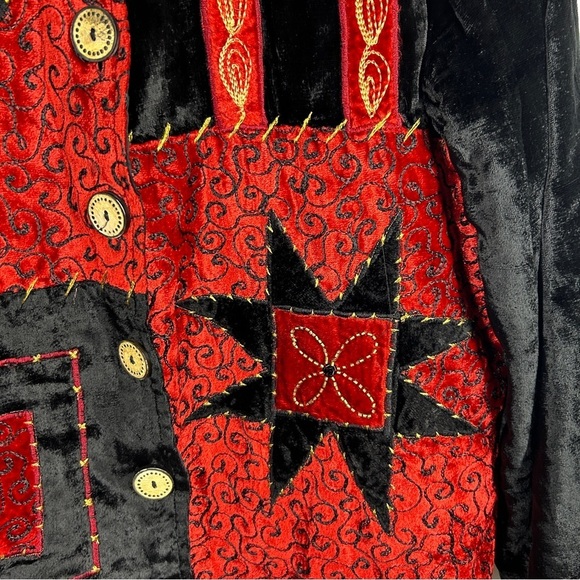 VINTAGE Juiia Kim Red & Black Velvet Pattern Long Sleeve Button Top Small - Picture 4 of 8